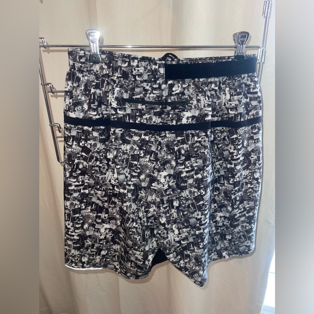 Men’s size medium limit edition seaheeze shorts! Perfect condition